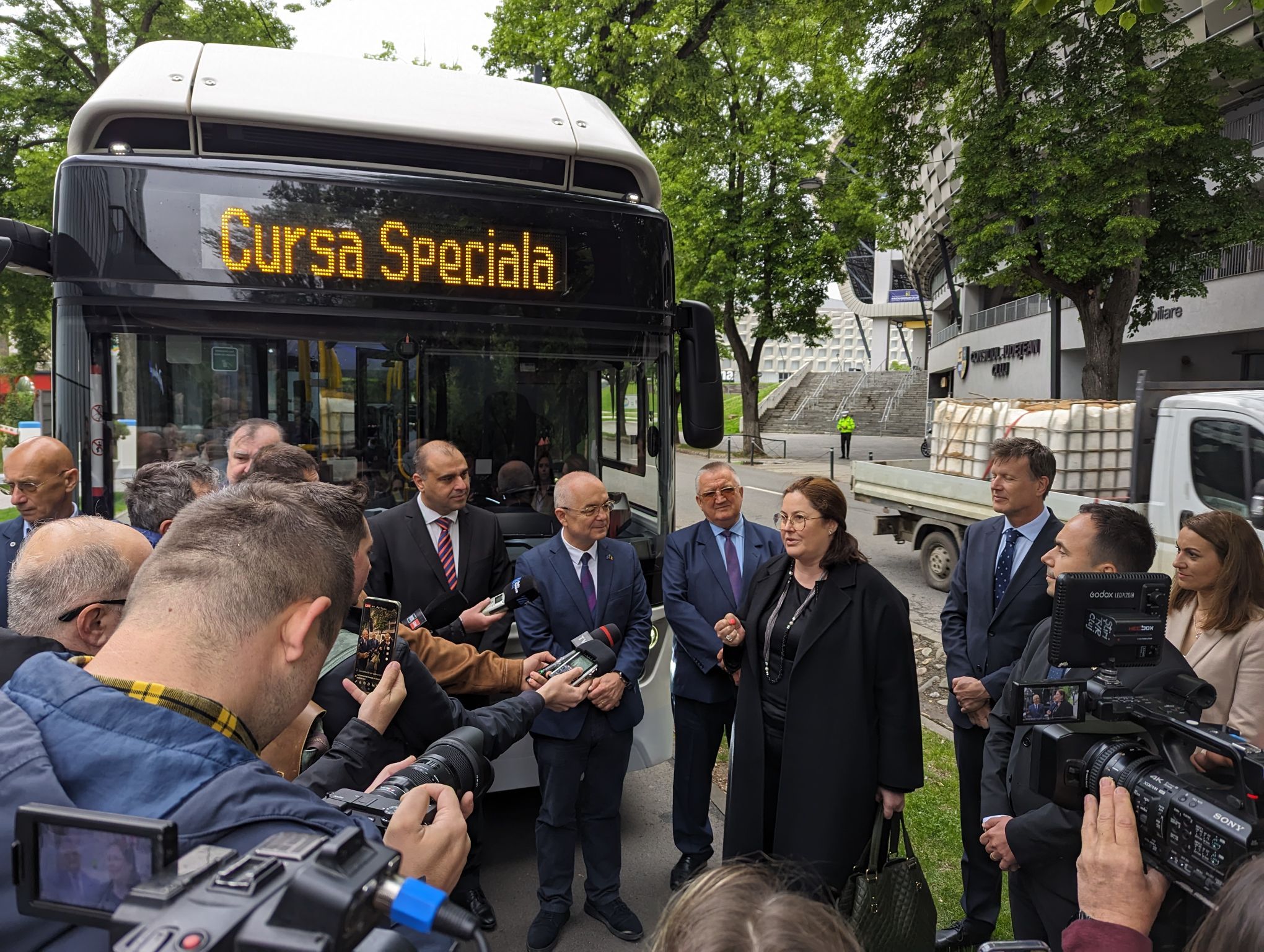 Hydrogen Bus Roadshow Success in Romania, Next Stop: Greece