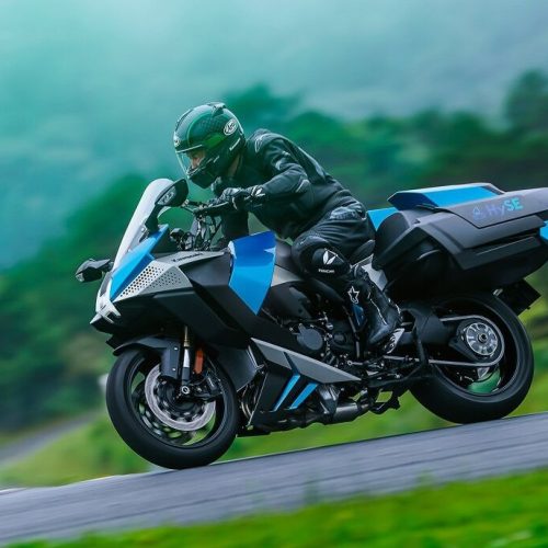 Kawasaki Motors Demonstrates Hydrogen-Powered Motorcycle at the Suzuka Circuit