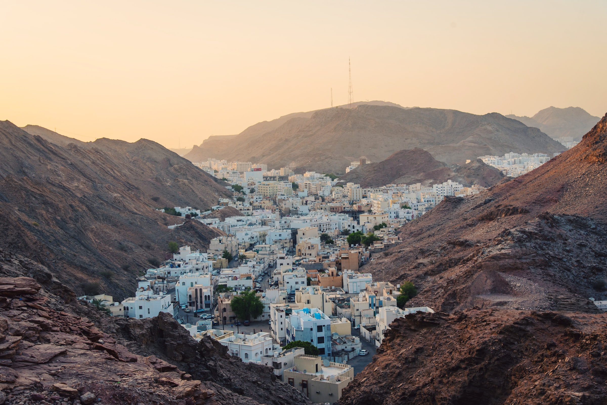 Oman Signs $20bn Deals to Develop Green Hydrogen Projects